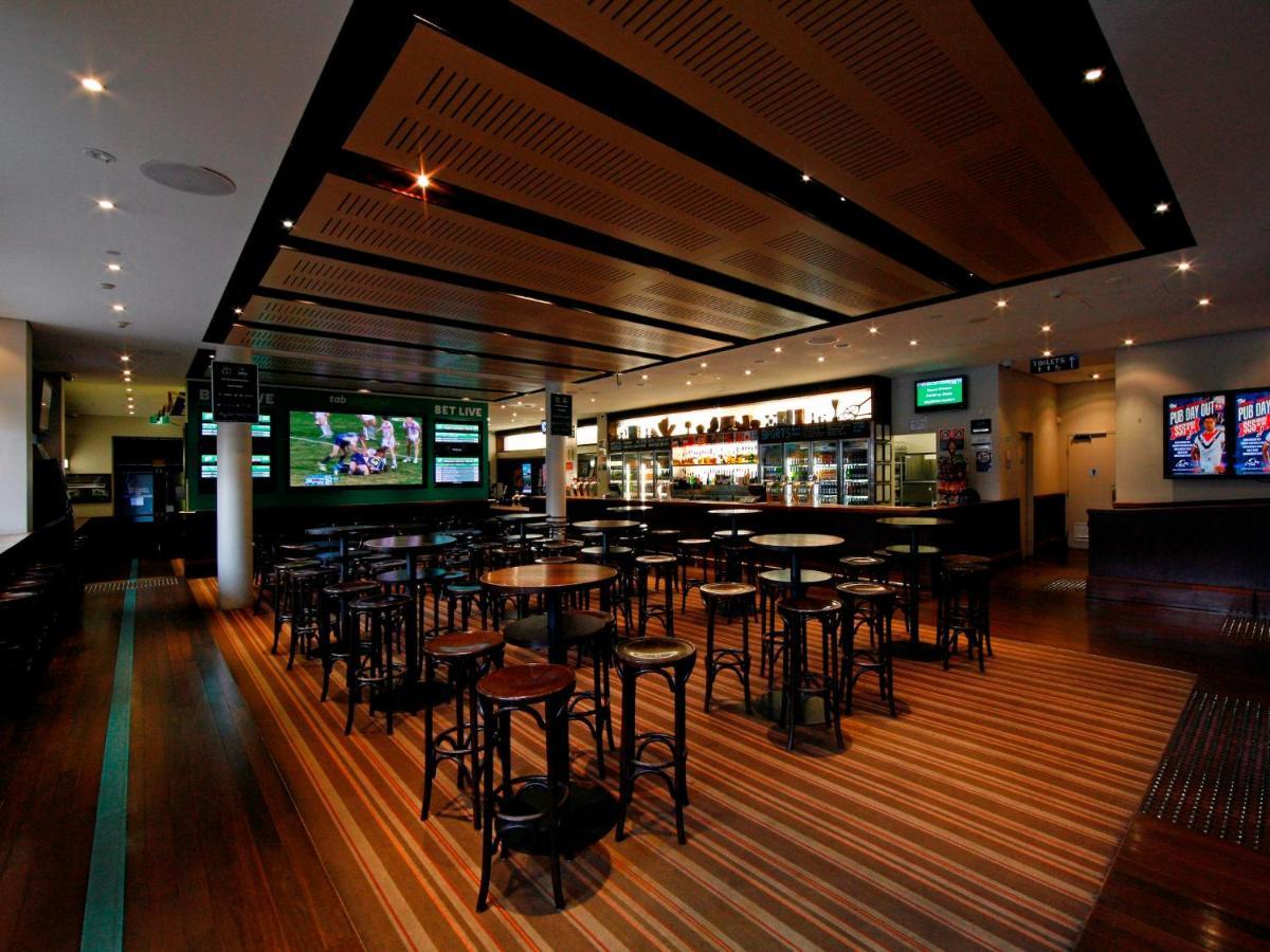 Coogee Bay Hotel Sydney Exterior photo