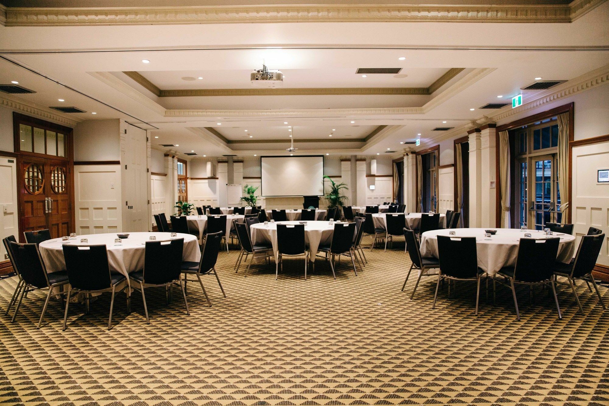 Coogee Bay Hotel Sydney Exterior photo